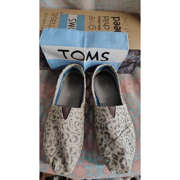 Toms Women's Classics Brown Snow Leopard Flats Size 8.5 - Picture 6 of 7